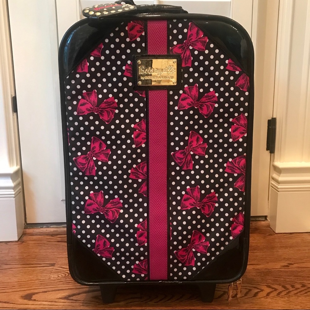 Betseyville Carry-On Suitcase